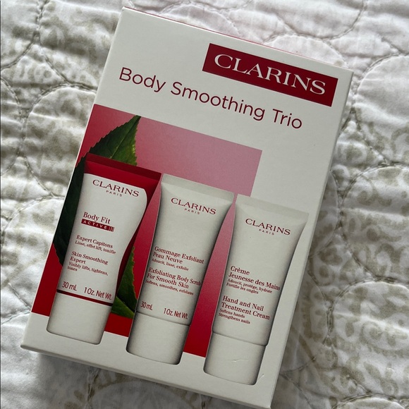 Clarins Skincare Essentials Set in Red and White - Picture 6 of 6